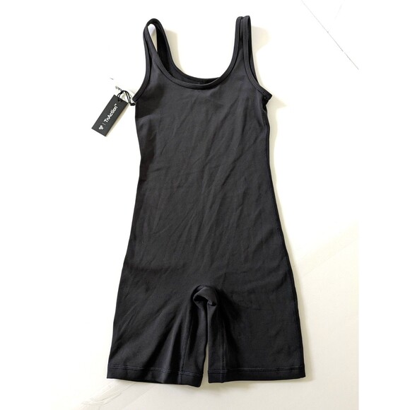 New Aritzia TnaLIFE TnAction SHAKE-IT 7" Size XXS Black Romper Athletic - Picture 1 of 10